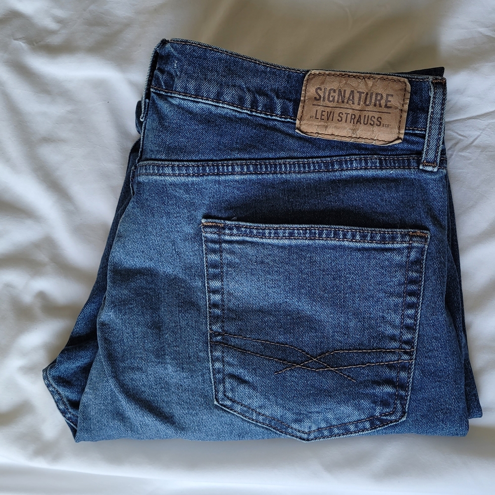 Signature by Levi Strauss Men's Blue Jeans